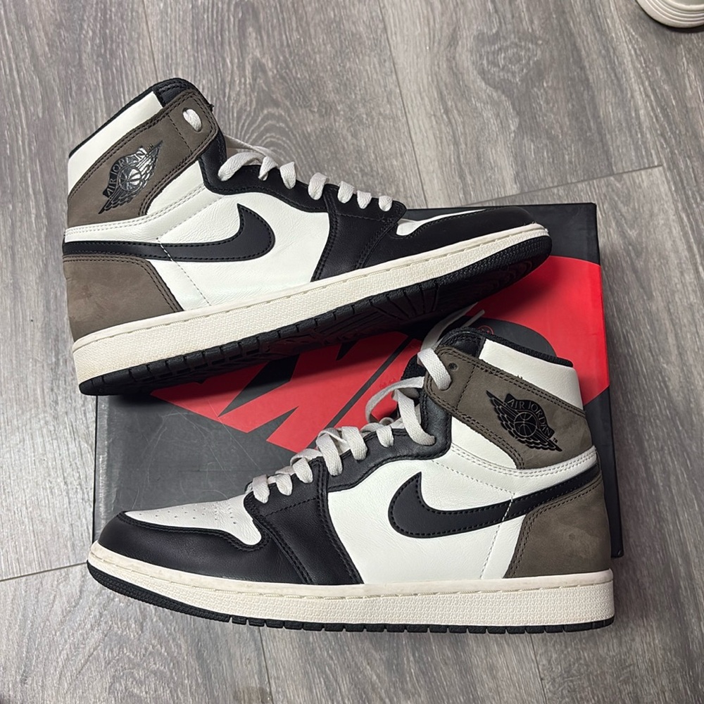 Air Jordan 1 “Mocha” High